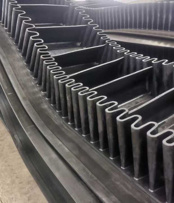 comprar Black Corrugated Sidewall Conveyor Belt for Large Inclination Transportation online manufacture