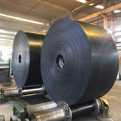 Cinturón transportador de cuerda de acero antirrompido negro ST1000 Cinturón transportador de cuerda de alambre para aplicaciones pesadas