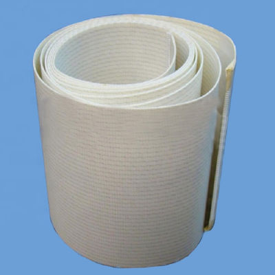 Cinturón de elevación de cuerda de alambre antirrompido de carbón ST1000 1300mm*15000mm en aplicaciones industriales